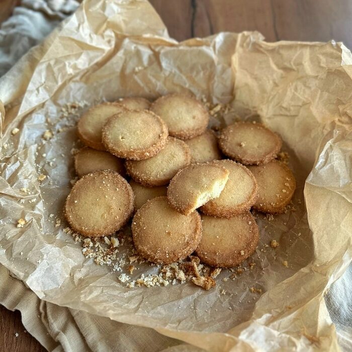 Crumbly Sugar Discs