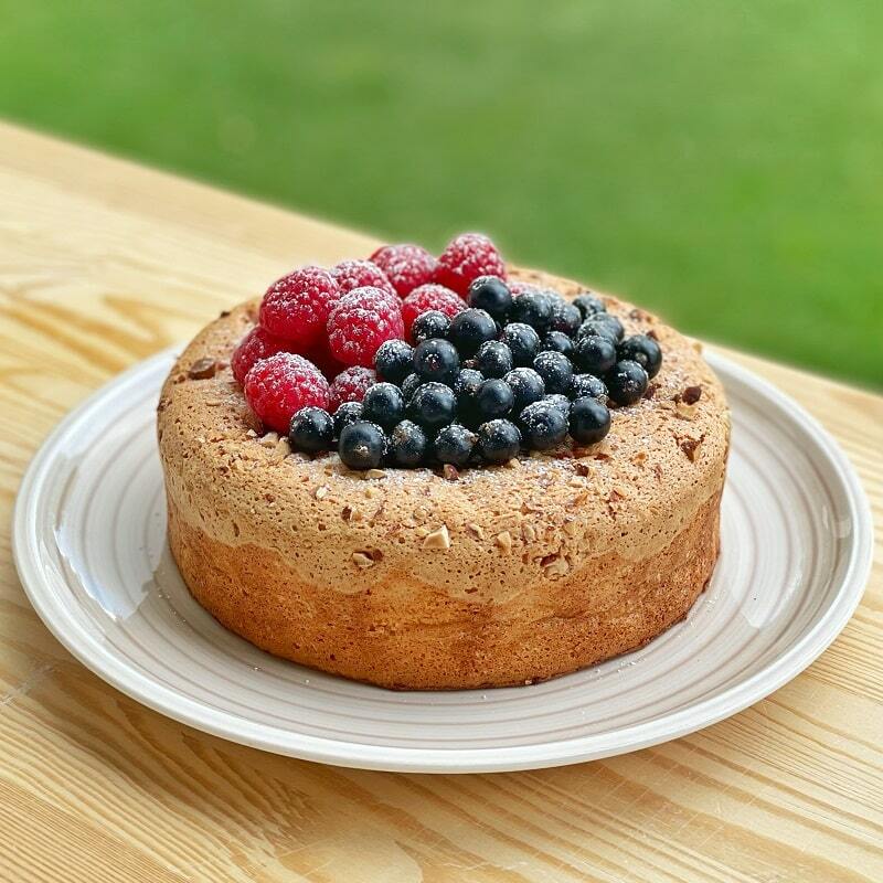 Berry dacquoise cake with almond meringue
