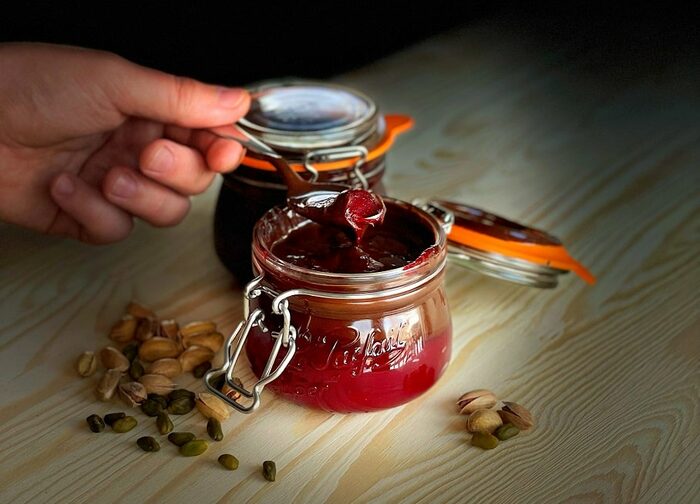 Pistachio-Raspberry Spread