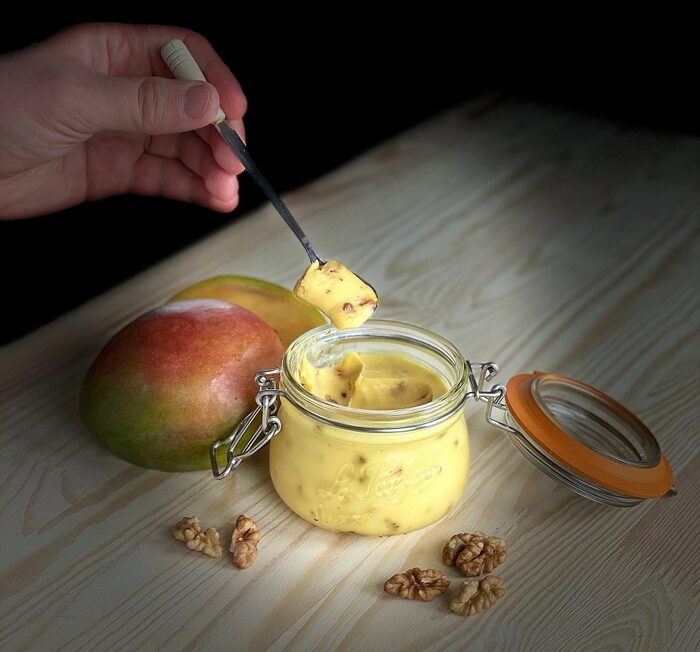 Vanilla-Apricot Spread with Walnut