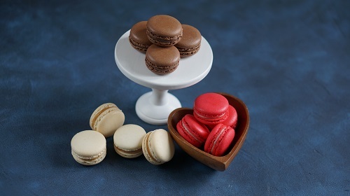 Macarons: 4 shells and 4 fillings