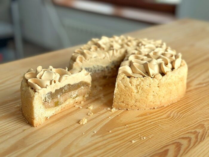 Caramel-apple crumble