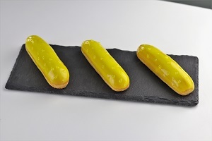 Lemon eclair