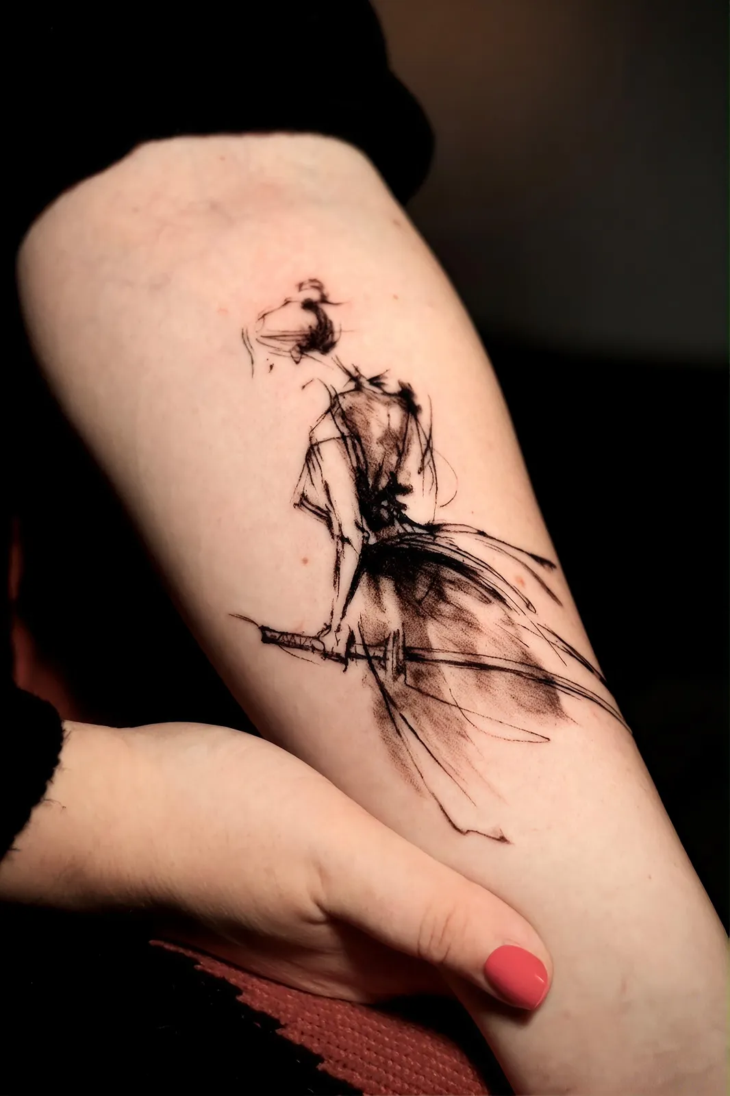 Illustratives Samurai-Tattoo am Unterarm, gestochen von Lara