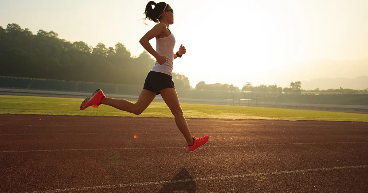 Runner preparing food before a 10K
