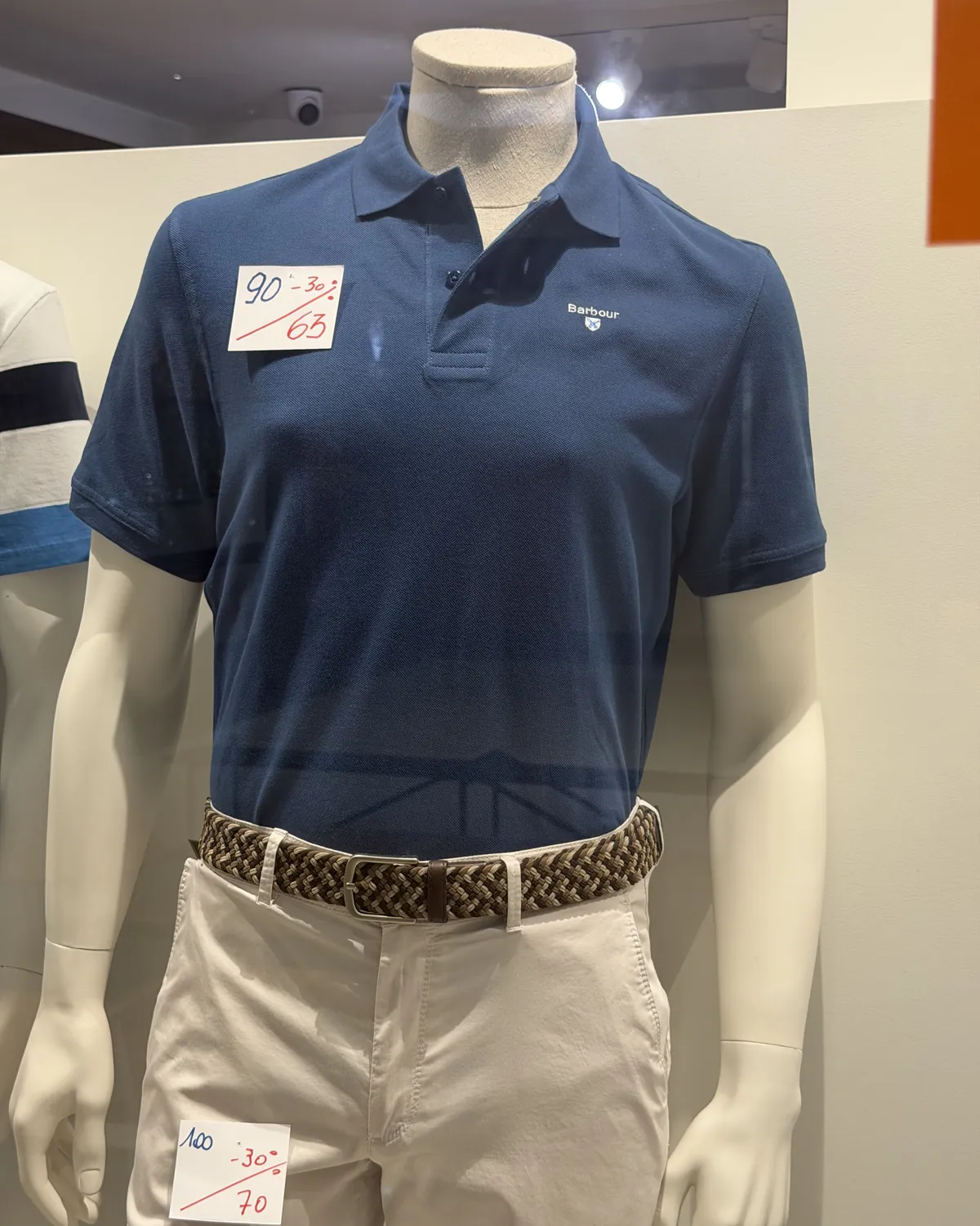 Polo Barbour marine et chino beige en soldes, boutique homme