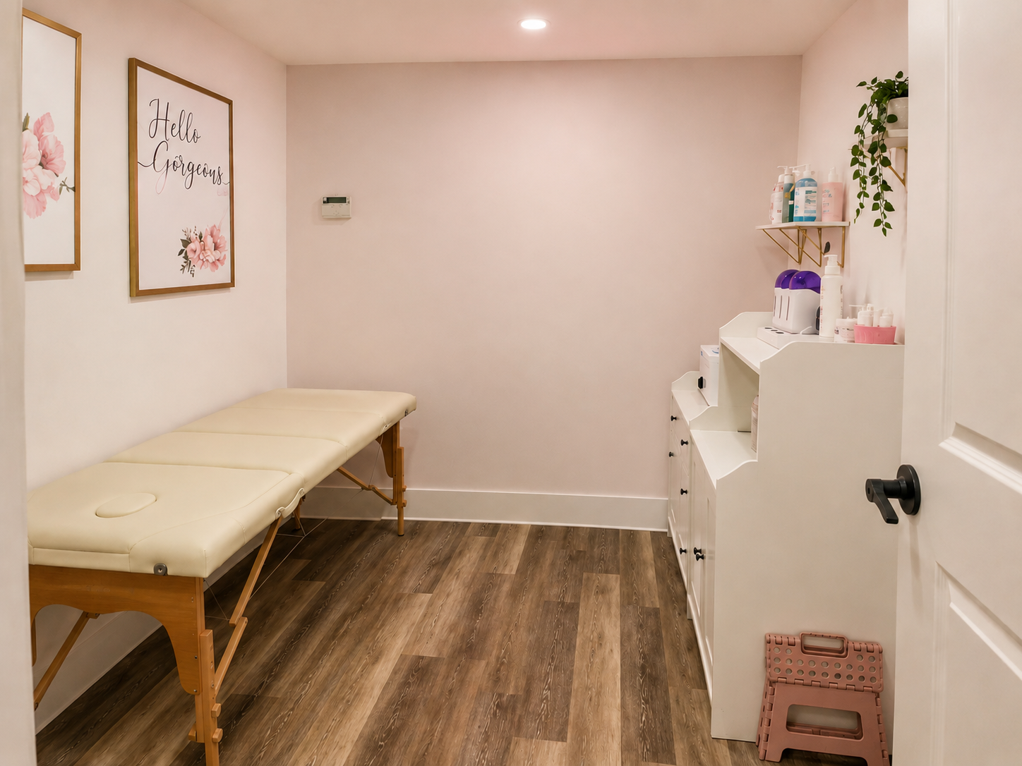 A comfortable waxing salon private room at melted.co in hanford, CA