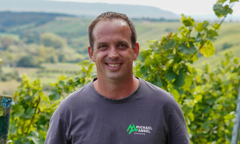 Michael Angel in seinem Weinberg