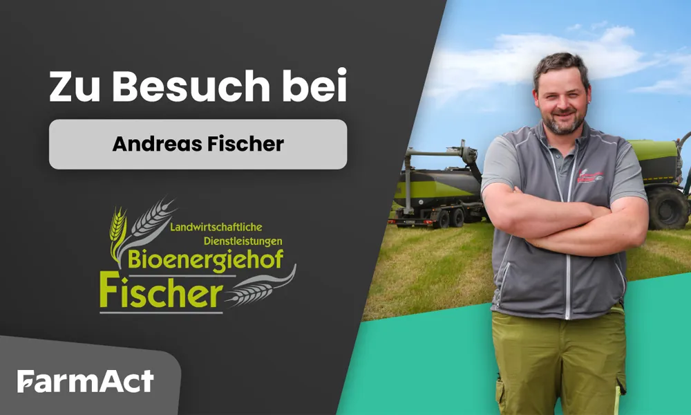 Andreas Fischer vom Bioenergiehof Fischer vor seiner Maschine