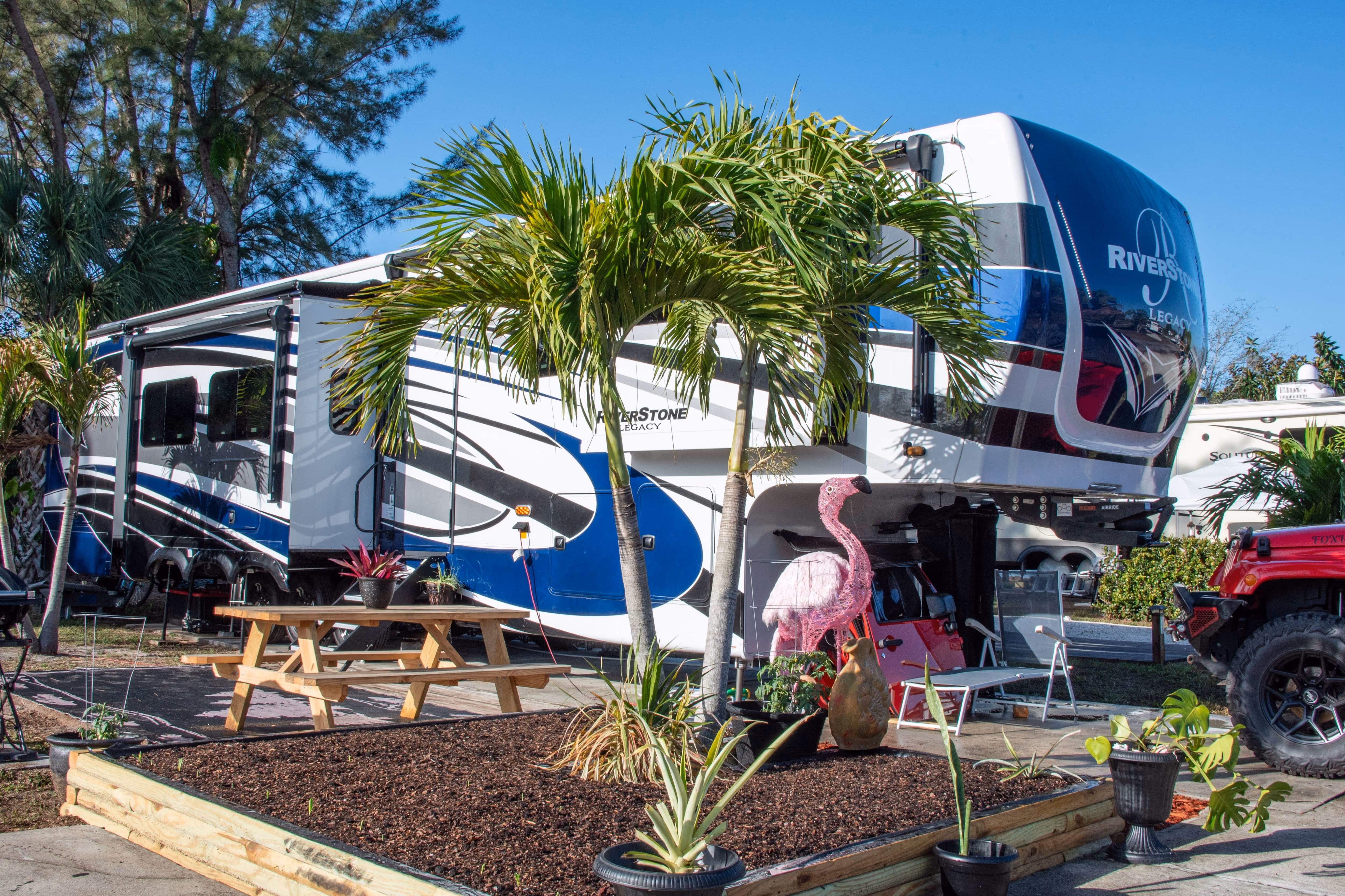 lake_rv_car_house