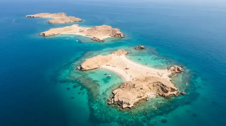 Aerial view of the Daymaniyat Islands marine reserve, Oman