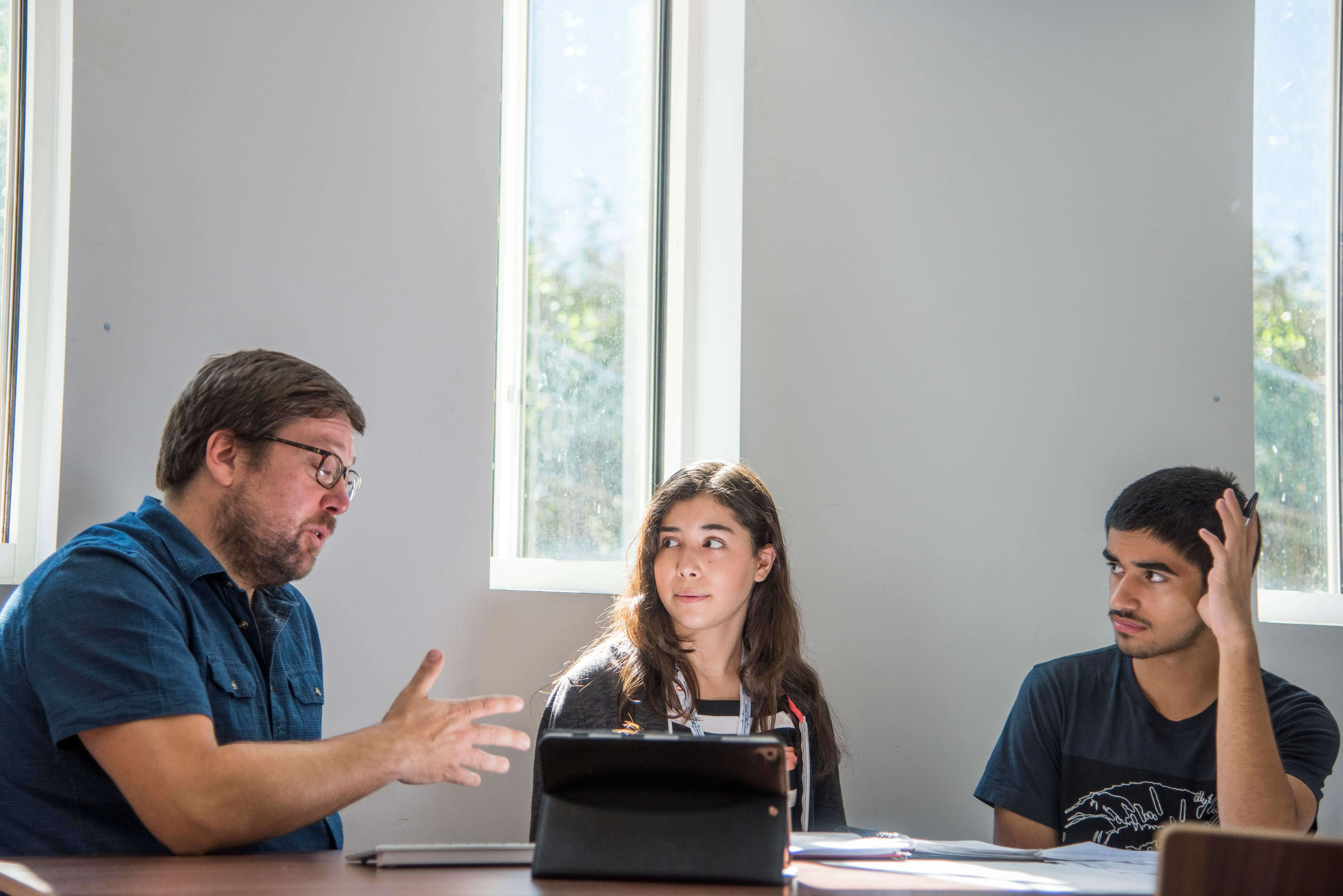students discussing the pomodoro technique