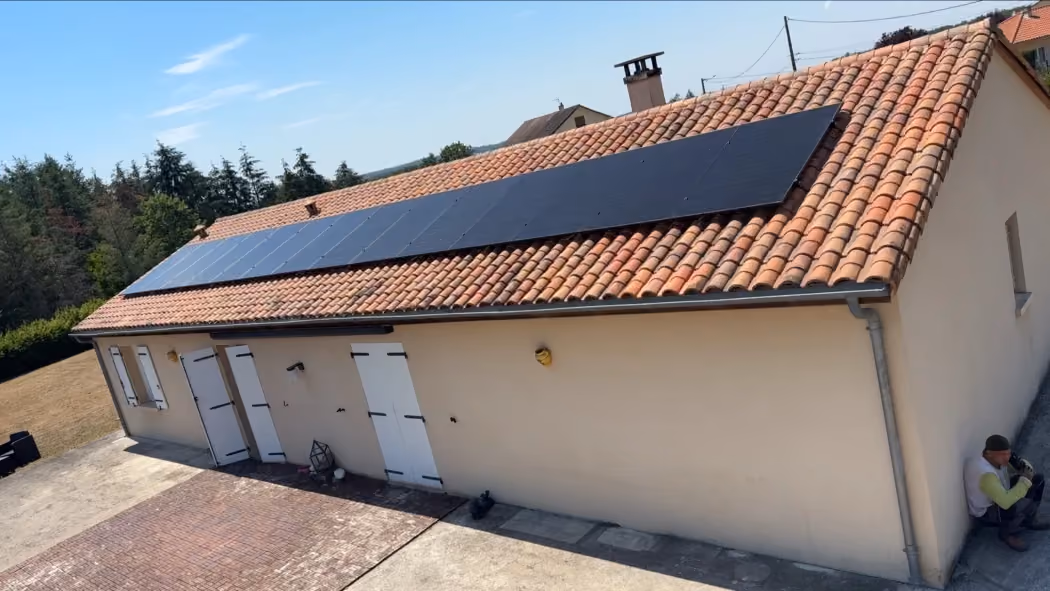 installation-14-panneaux-solaires-chassenon-charente-charente-5ea2b0-1