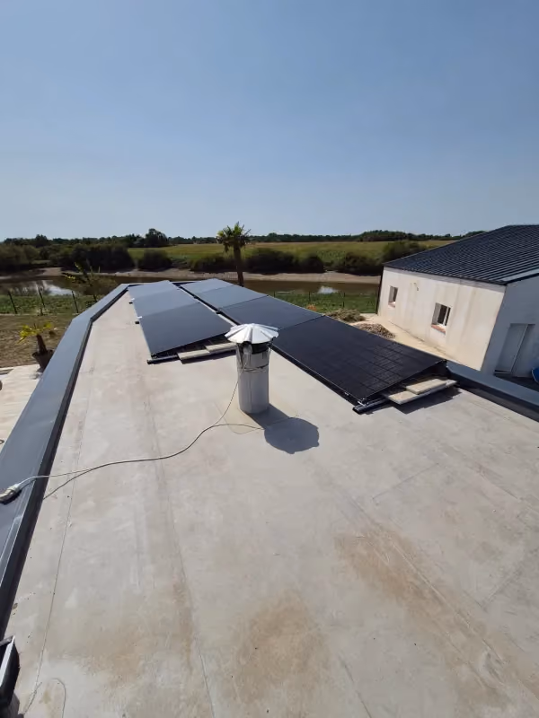 installation-11-panneaux-solaires-grandlandes-vendee-vendee-77888d-1