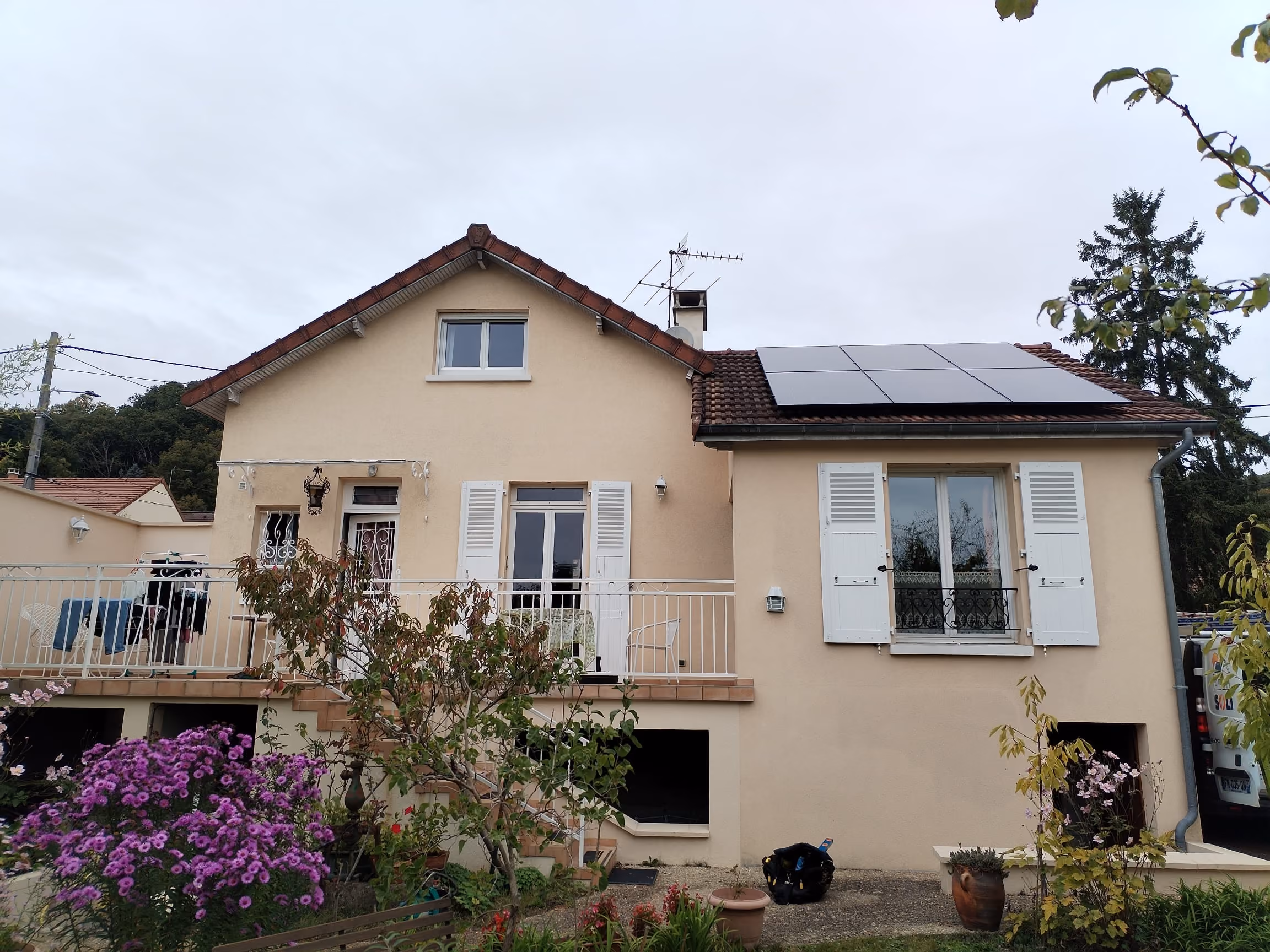 installation-6-panneaux-solaires-bures-sur-yvette-essonne-essonne-a02492-1