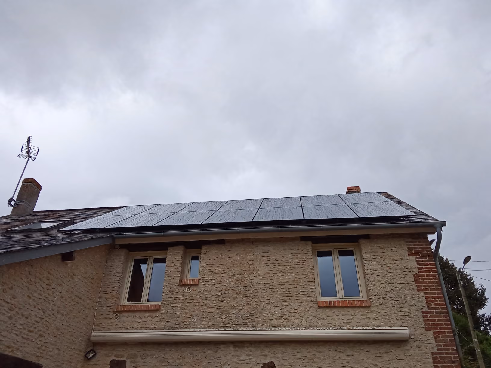 installation-15-panneaux-solaires-vexin-sur-epte-eure-eure-8a707f-1