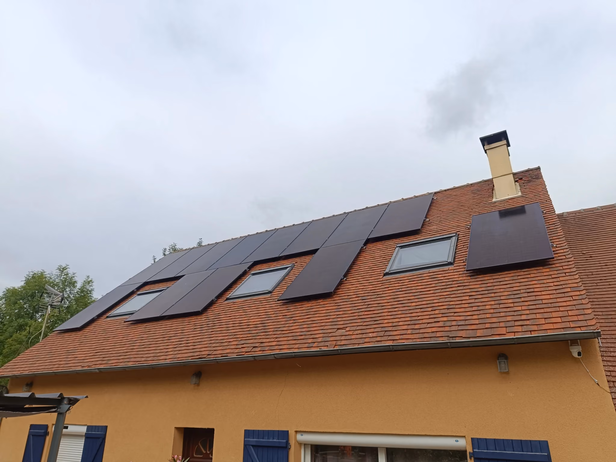 installation-13-panneaux-solaires-ormoy-essonne-essonne-43129e-1