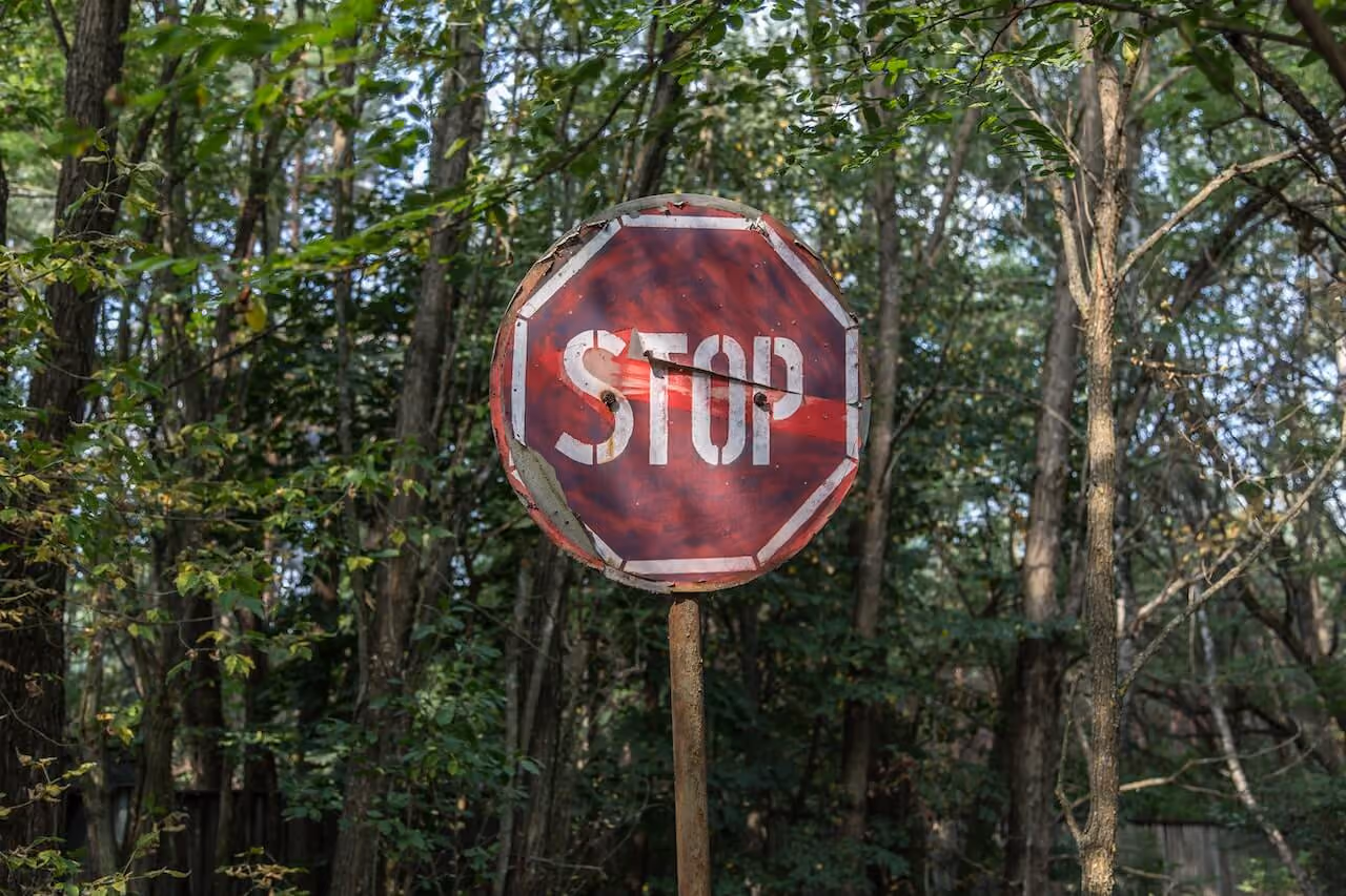 Identifying when an issue fails a checkpoint using machine learning