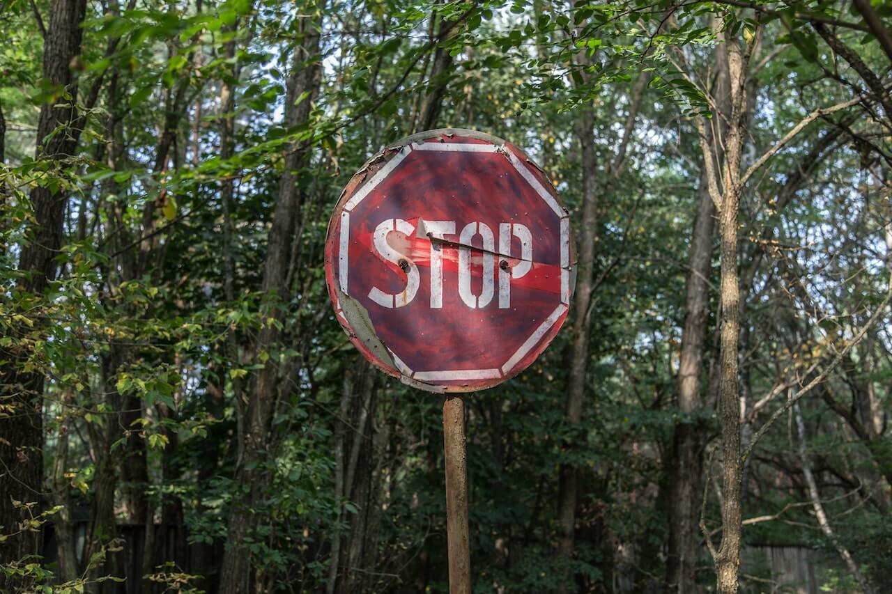 Identifying when an issue fails a checkpoint using machine learning