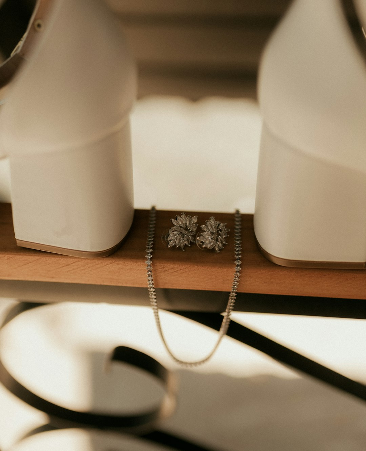 Schmuck und Hochzeitsschuhe