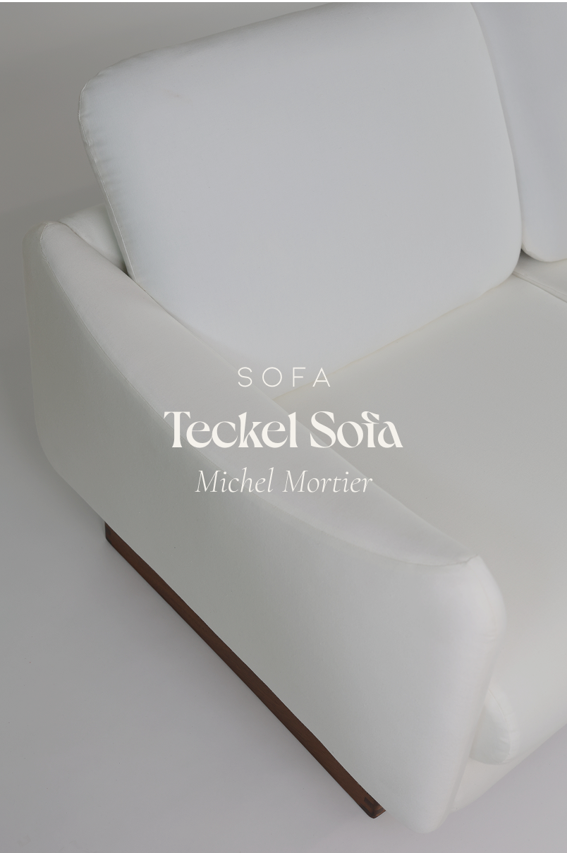 Teckel sofa by Michel Mortier - overall front view showing its length