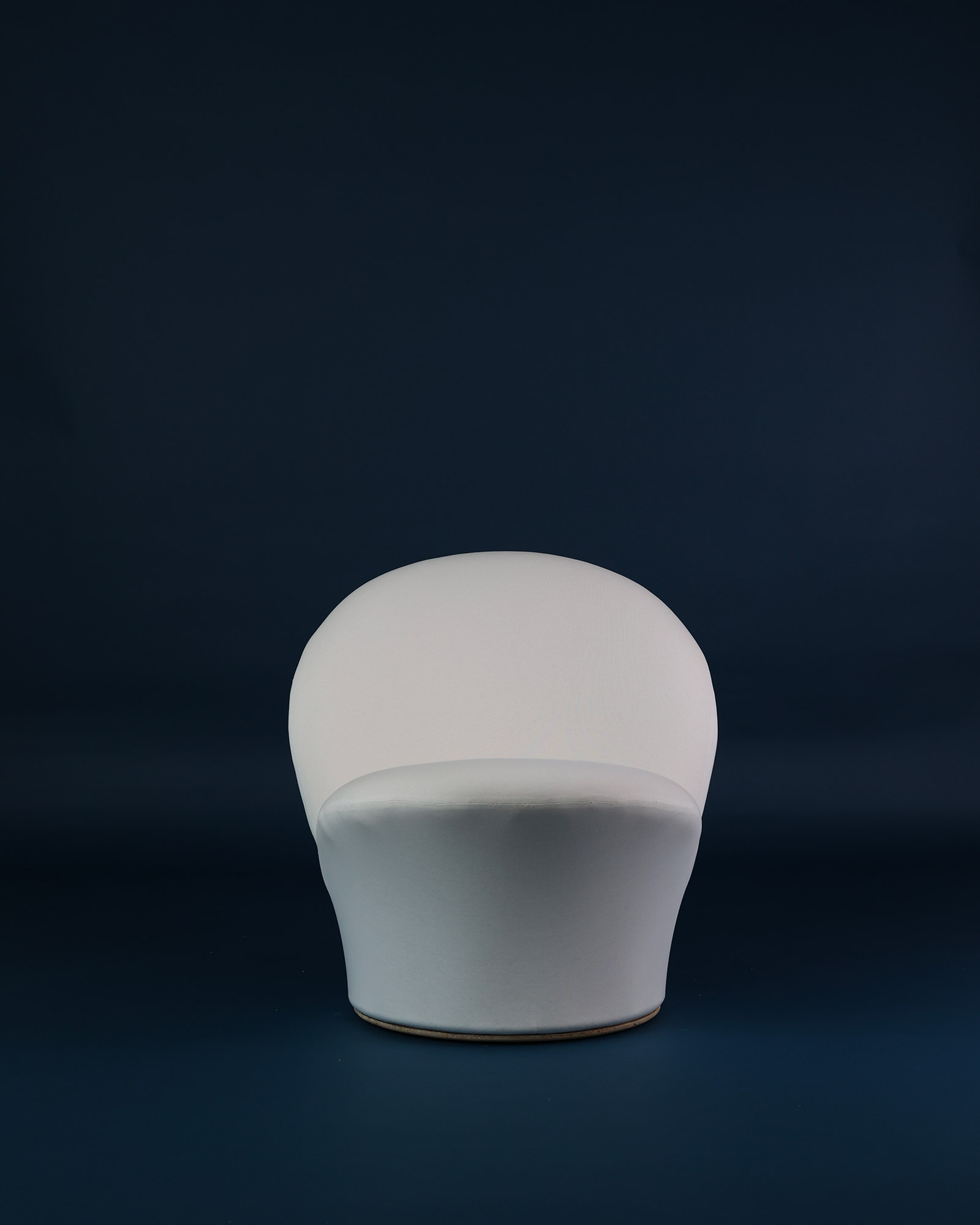 Pierre Paulin armchair with rounded curves - Front view