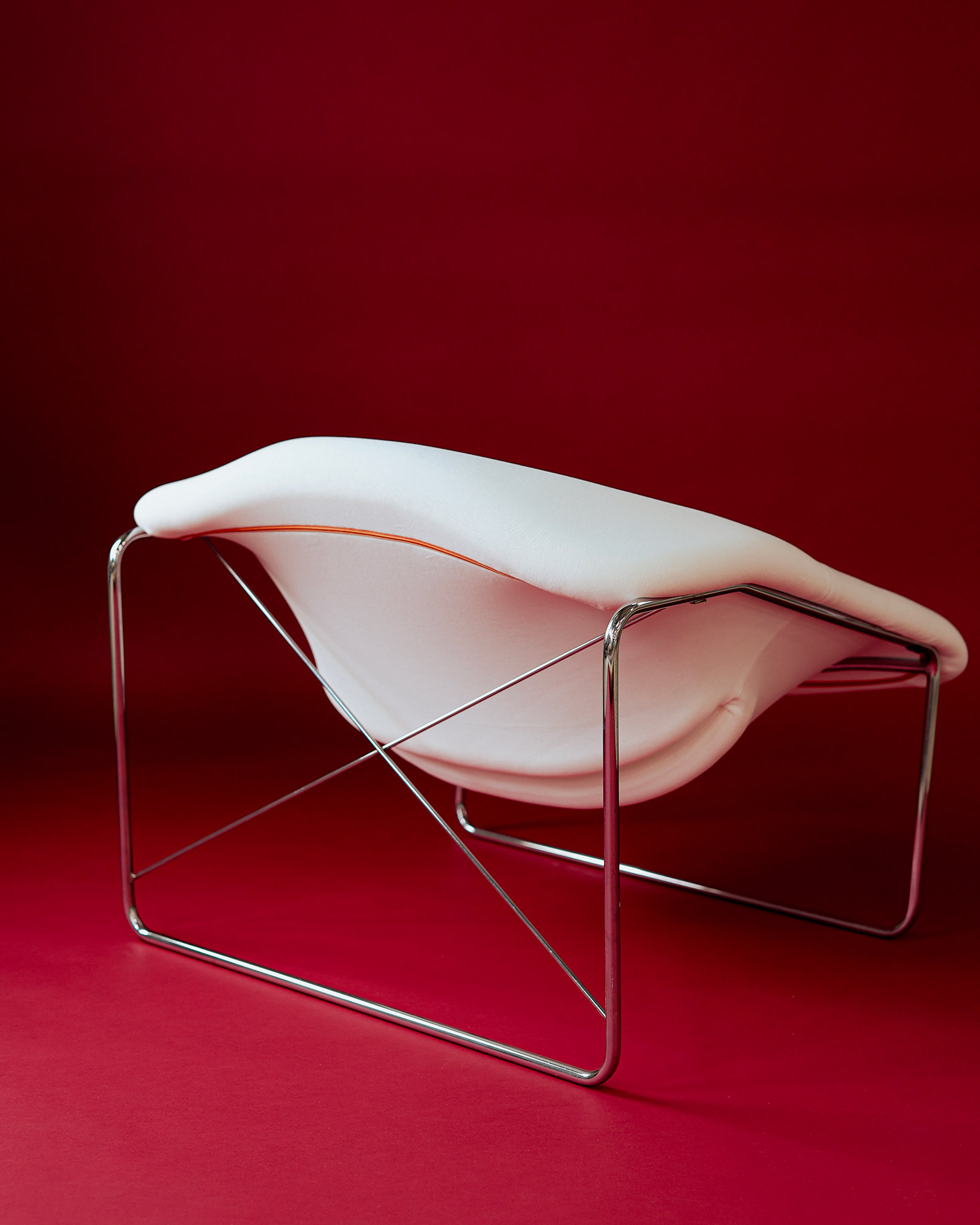 Cubique armchair by Olivier Mourgue - high-angle view showcasing the interior seat shape and geometric base