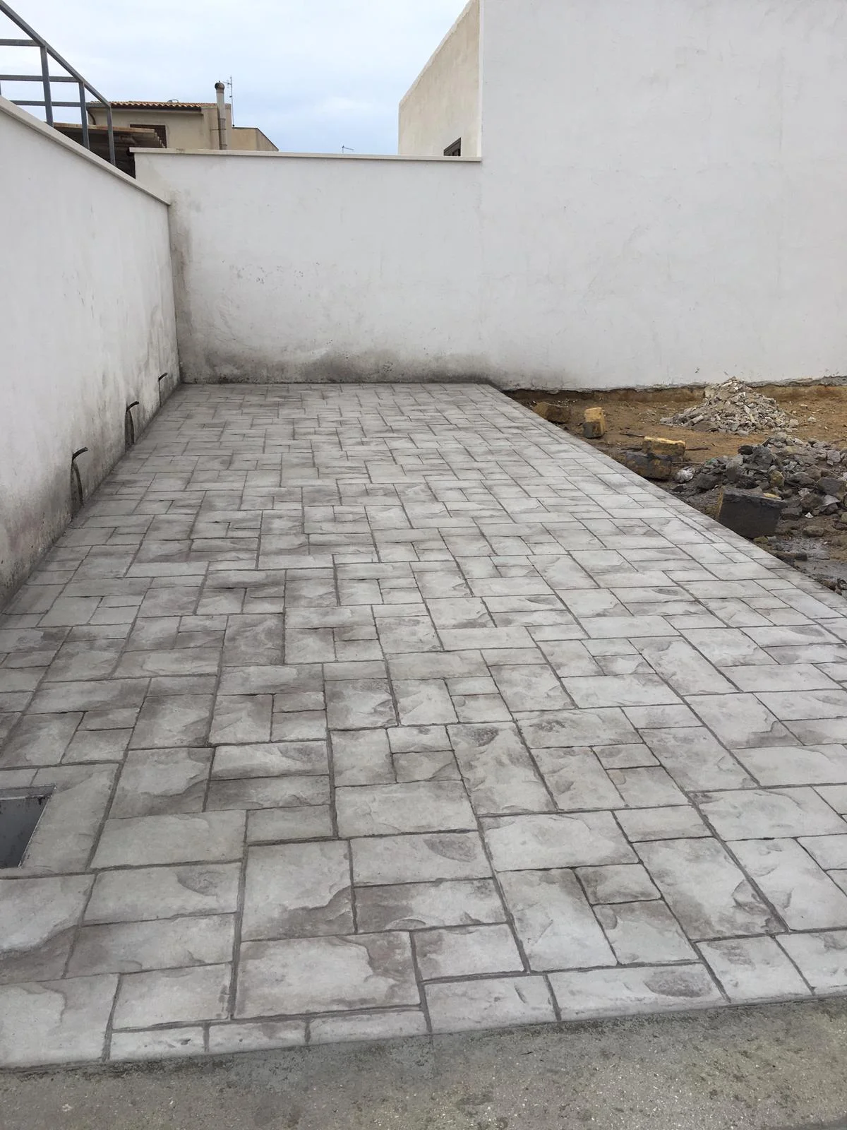 Pavimento stampato per cortile in calcestruzzo