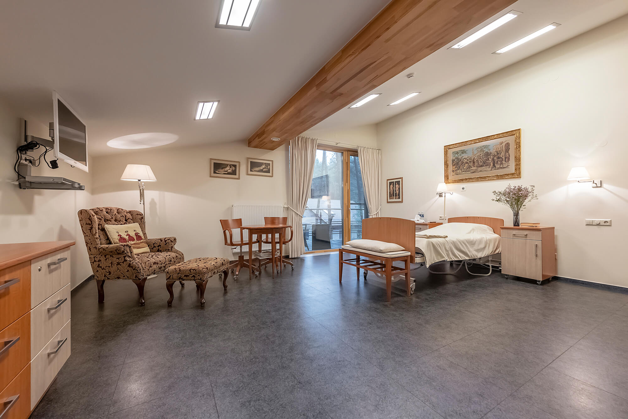 Private recovery room at Vitkus Clinic in Vilnius, Lithuania