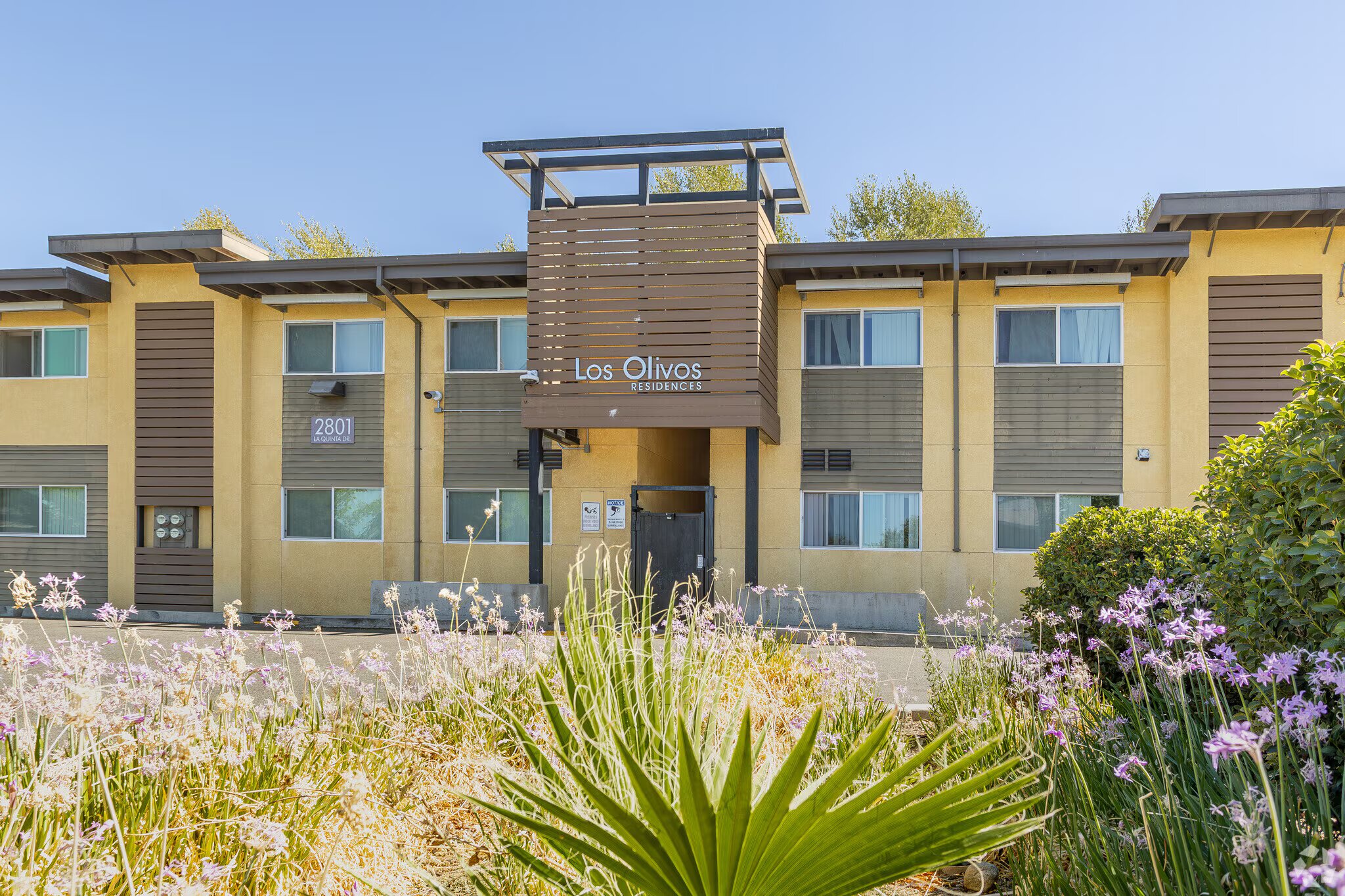 Apartment building