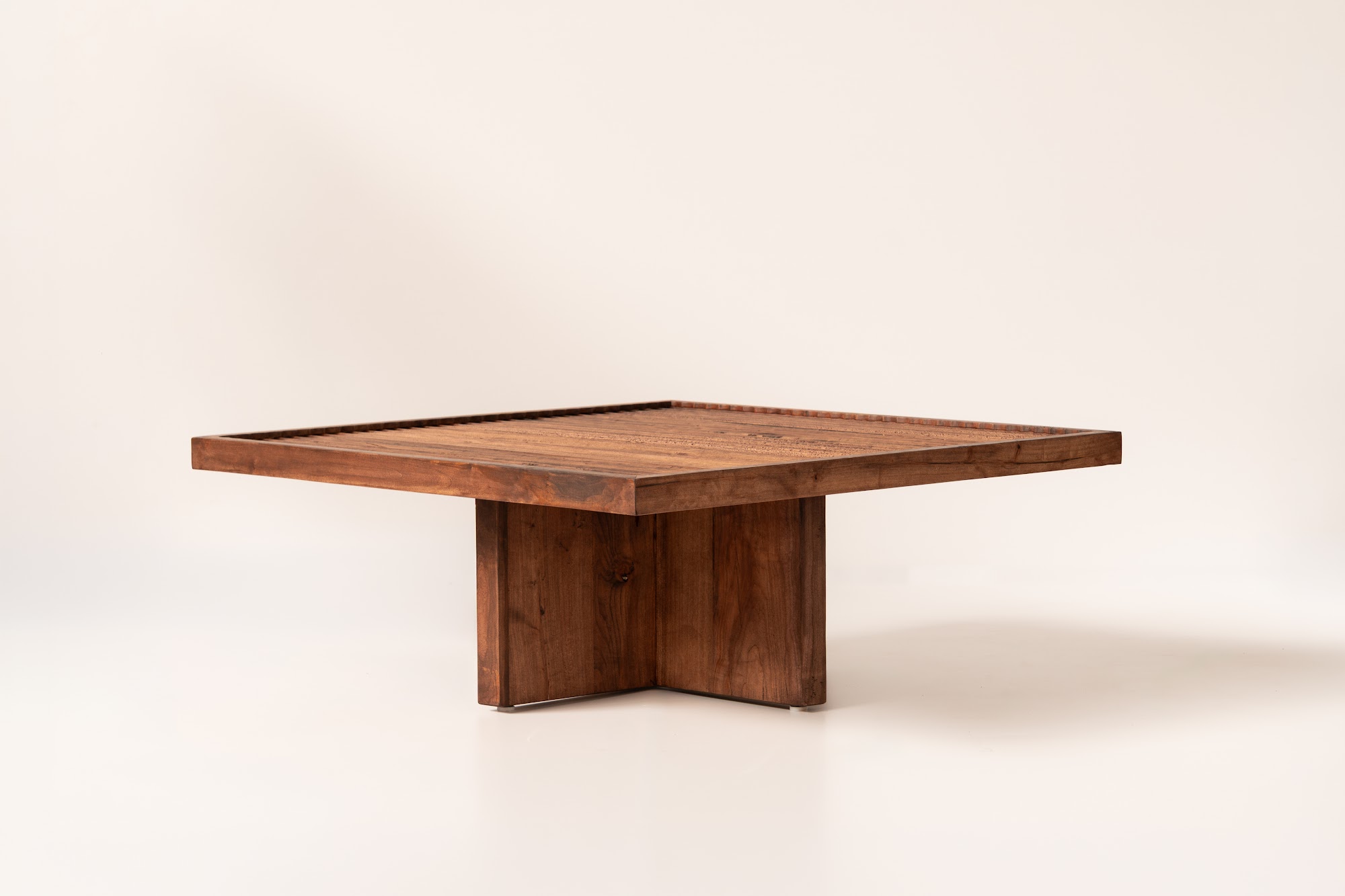 Kuro table