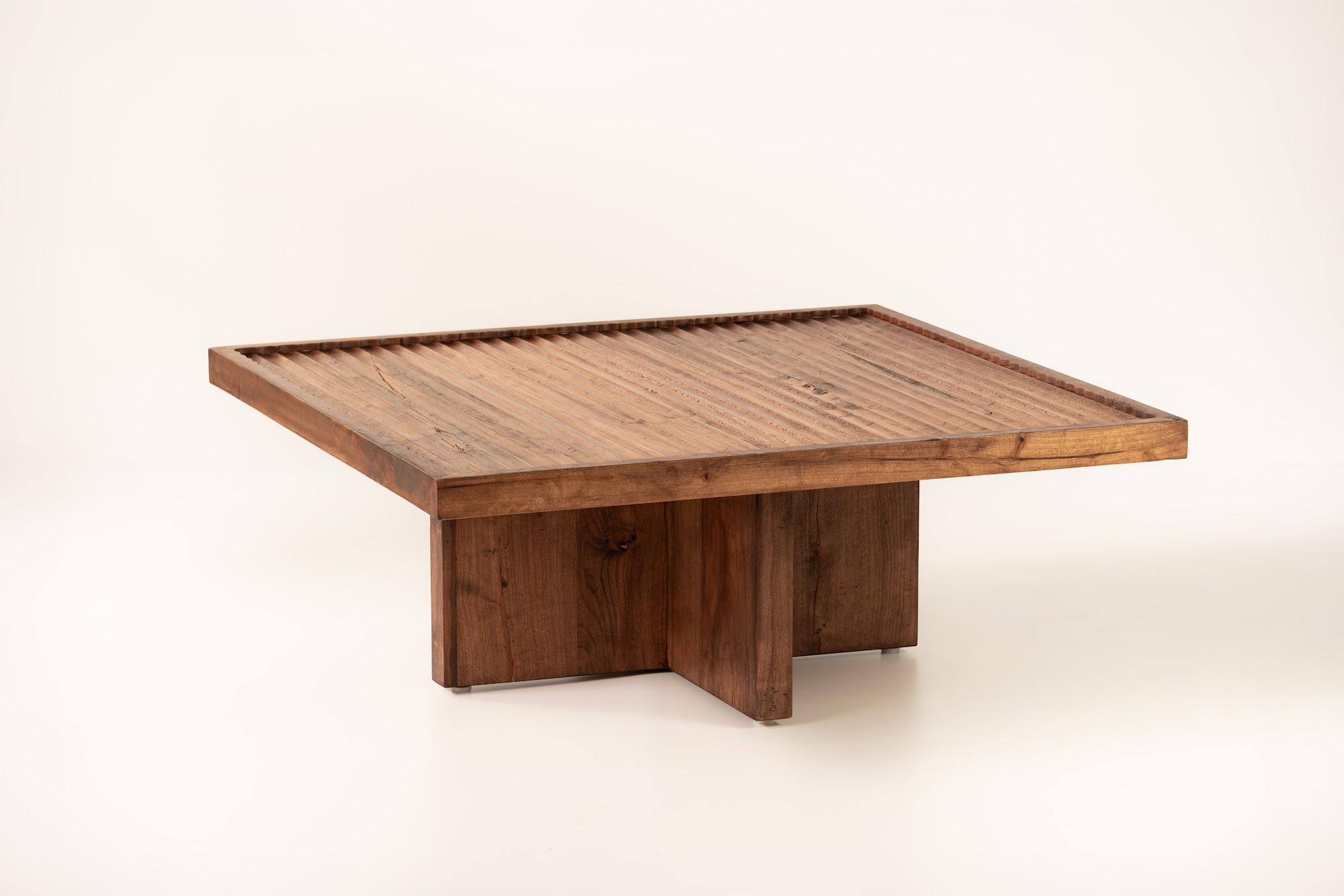 Kuro table