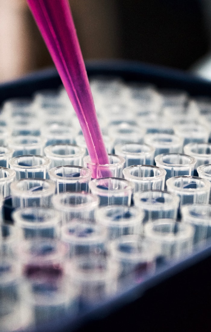 Compounding a personalized allergy vial