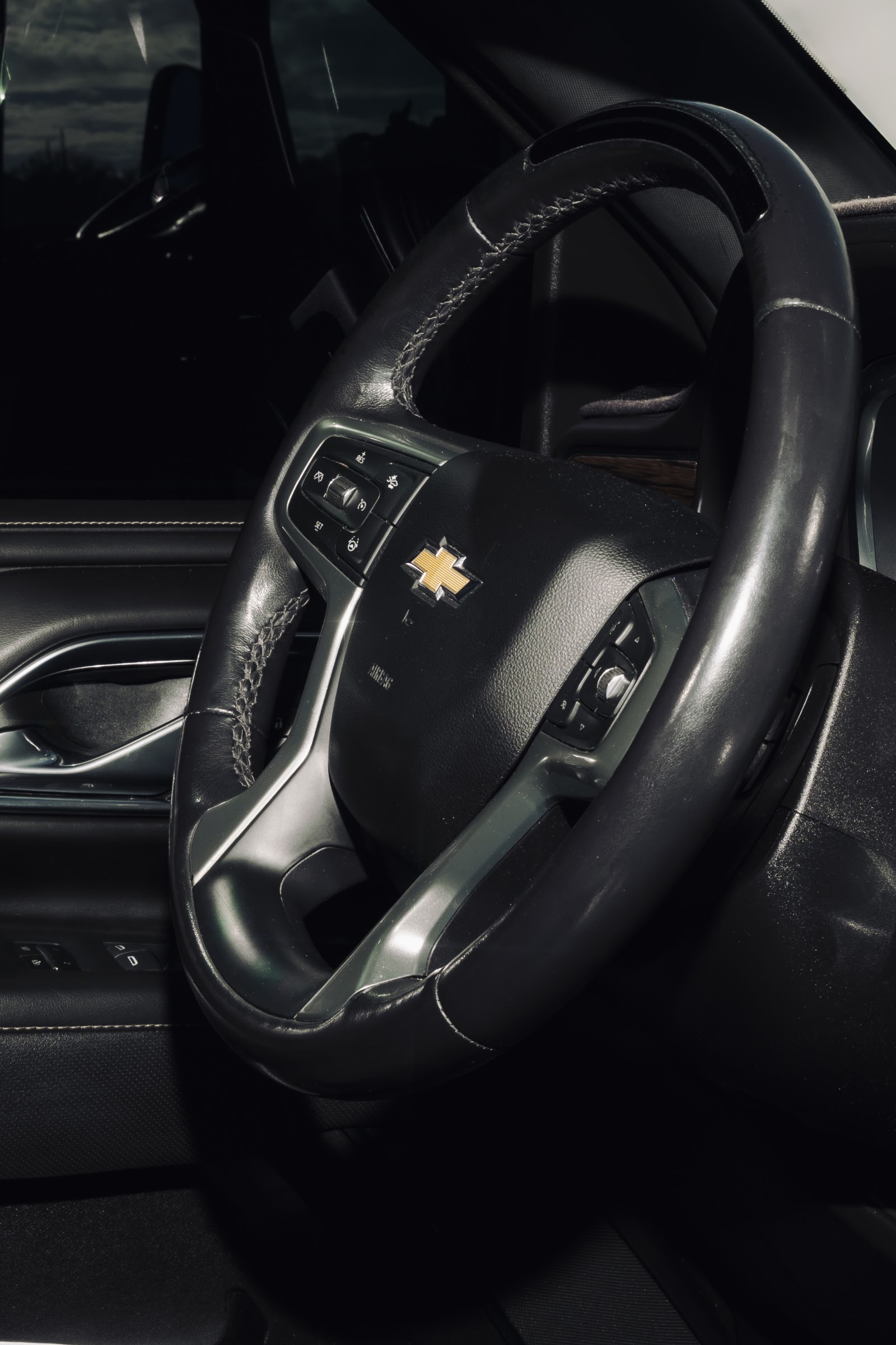 Luxury SUV photo