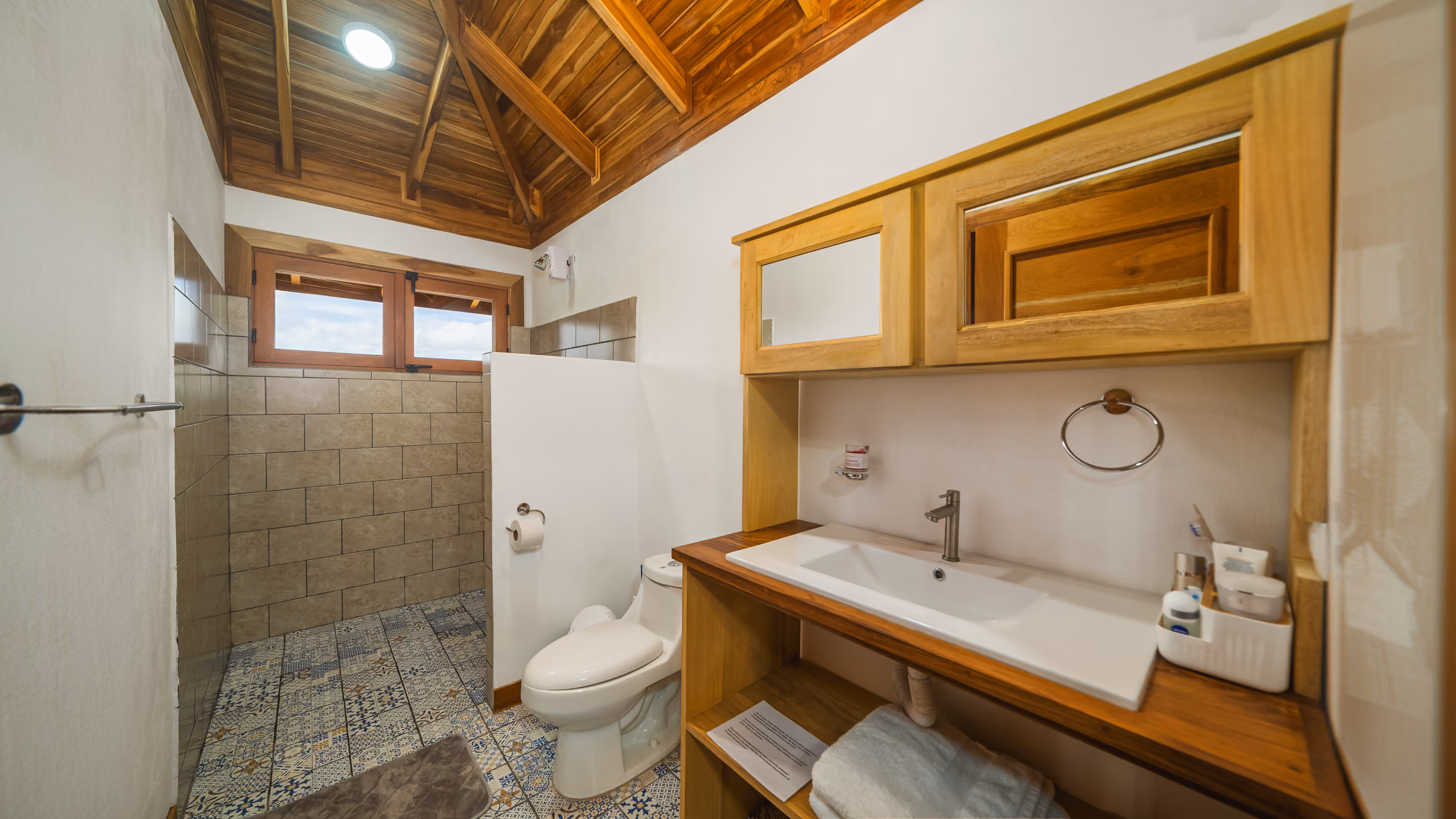 Elegant bathroom with premium finishes in Costa Rica