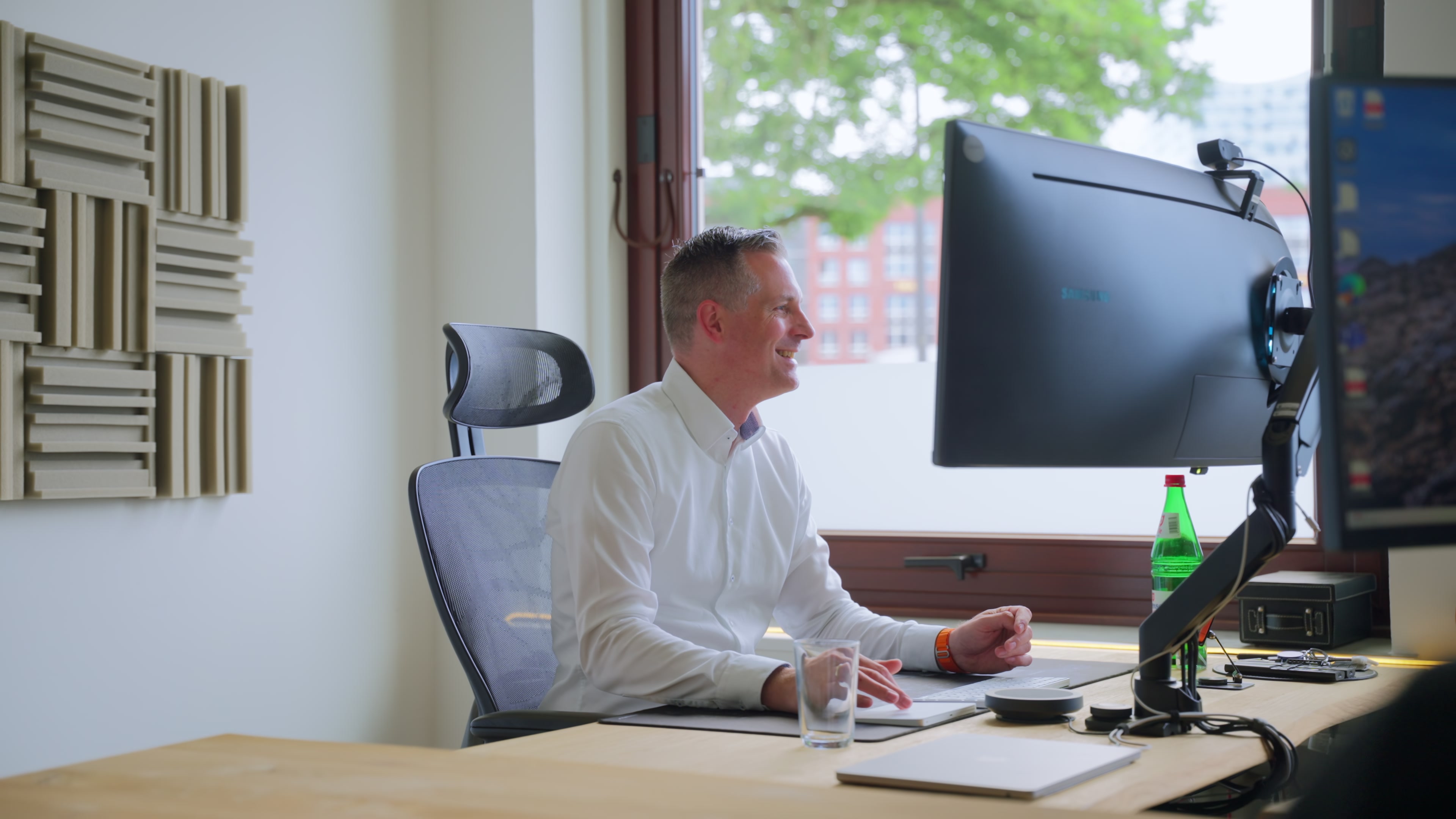 Berater von adverit compliance am Arbeitsplatz in Hamburg