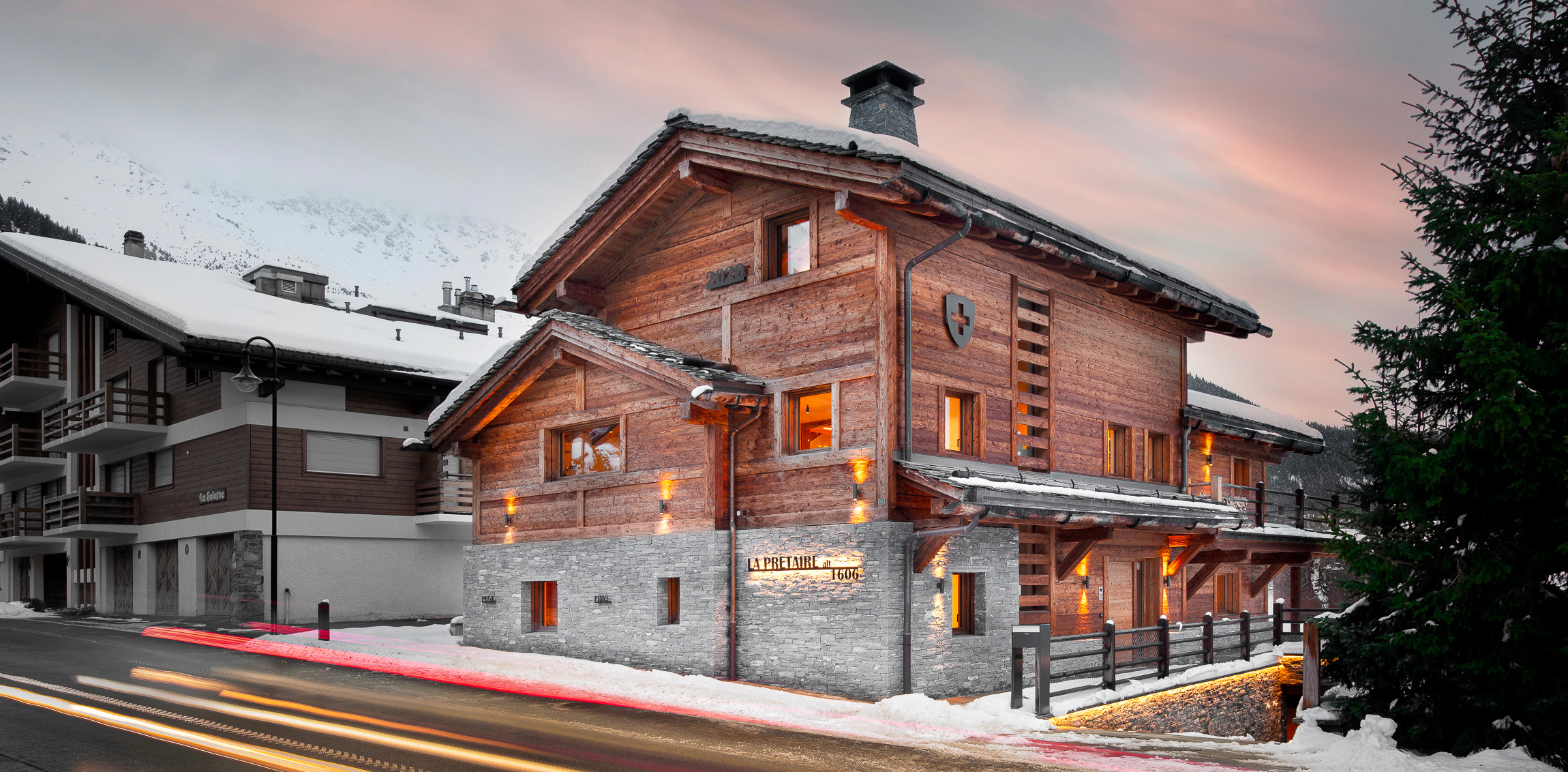 Chalet HDF à Verbier, volumétrie en trois entités emboîtées ouverte au sud