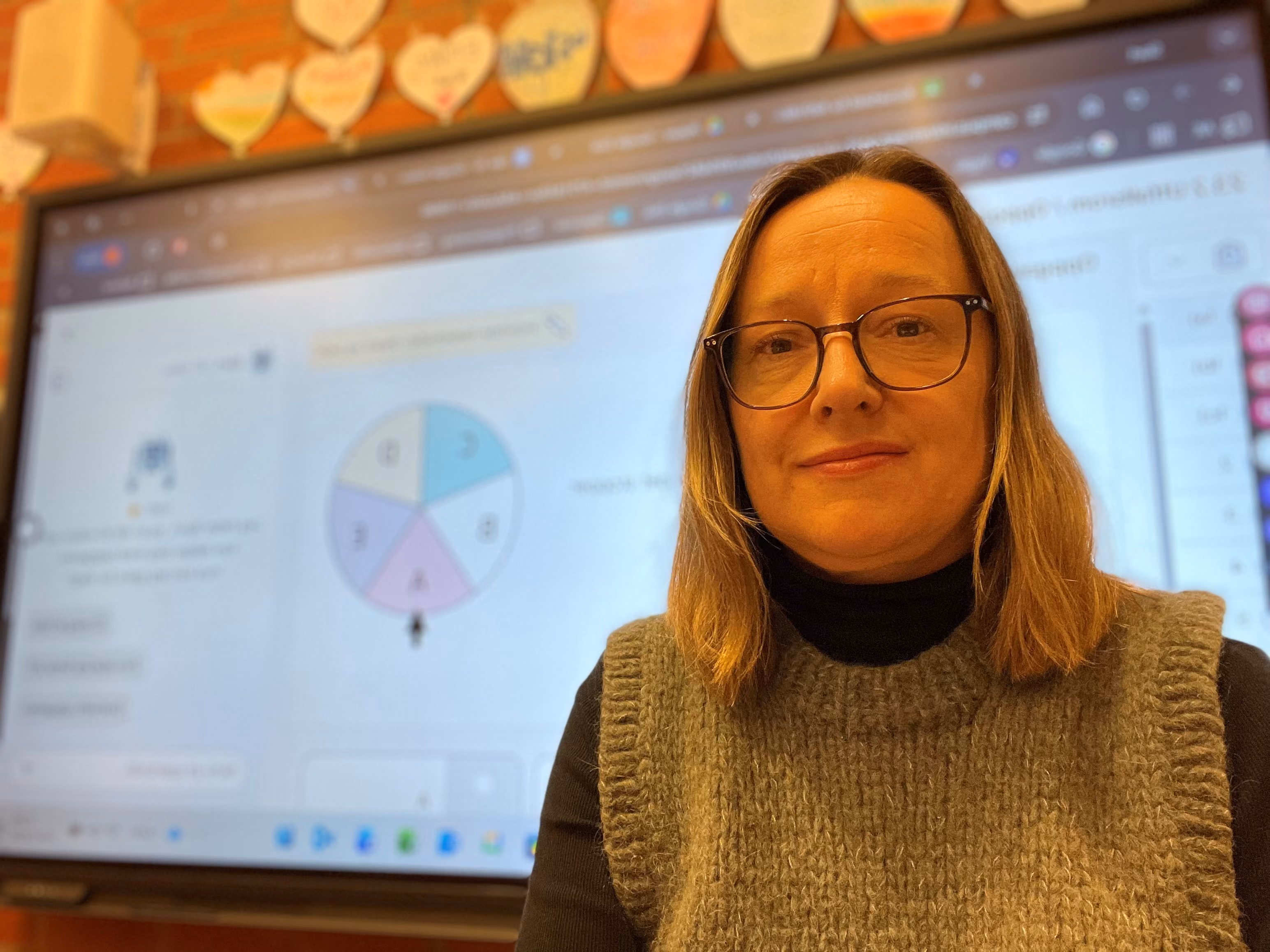 Bilde av matematikklærer Torill Holden.
