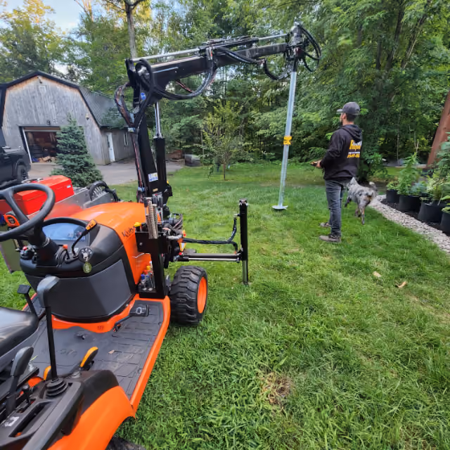 Installateur et machinerie d'installation de pieux vissés