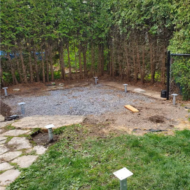 Fondation sur pieux vissés pour cabanon