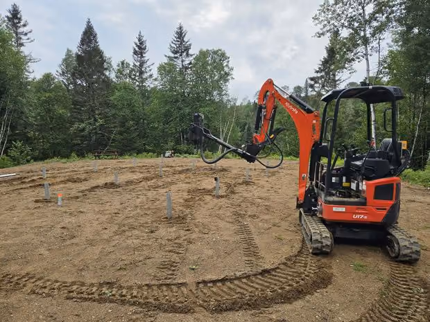 Installation de pieux vissés
