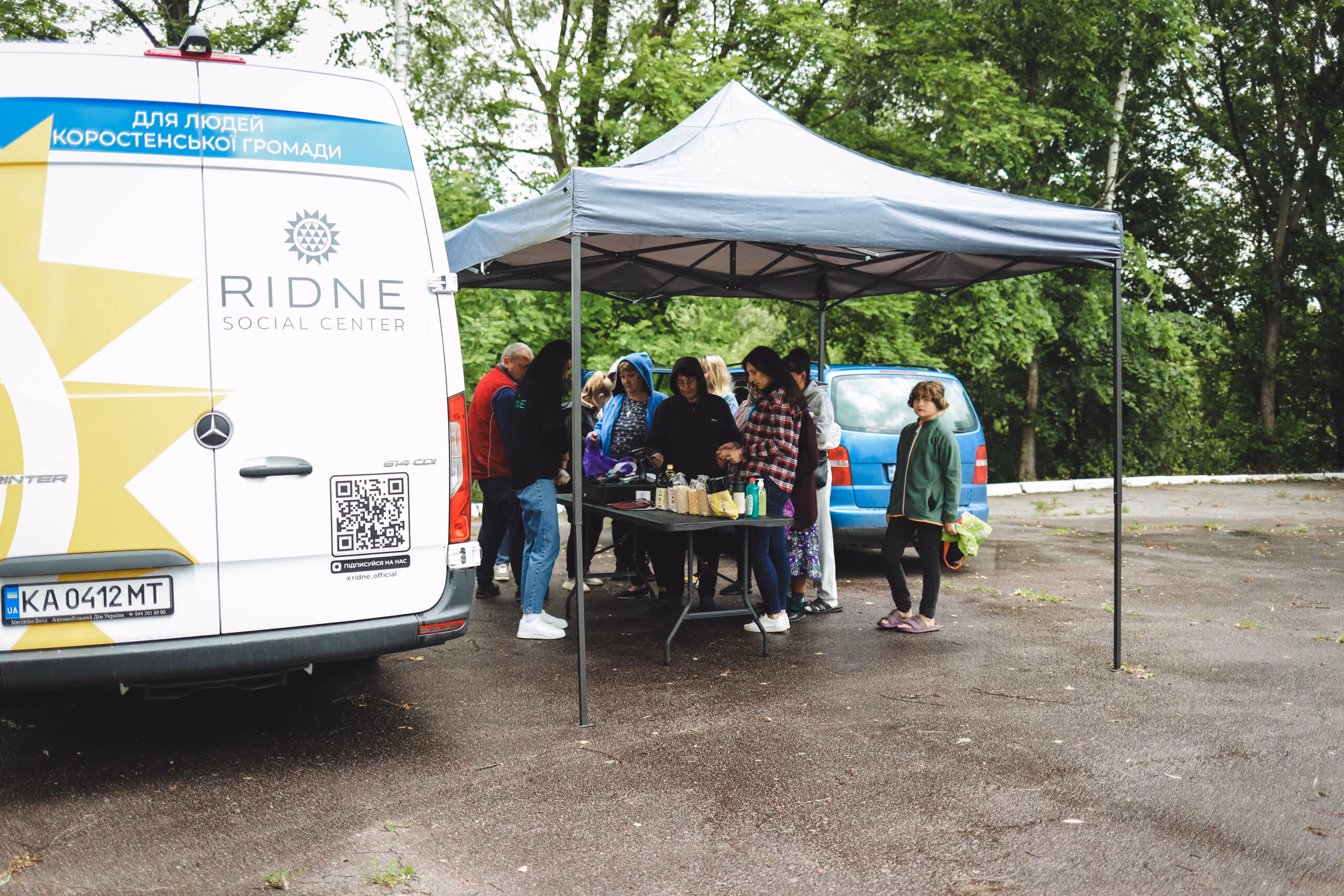 RIDNE mobile Social Centre serving visitors outdoors