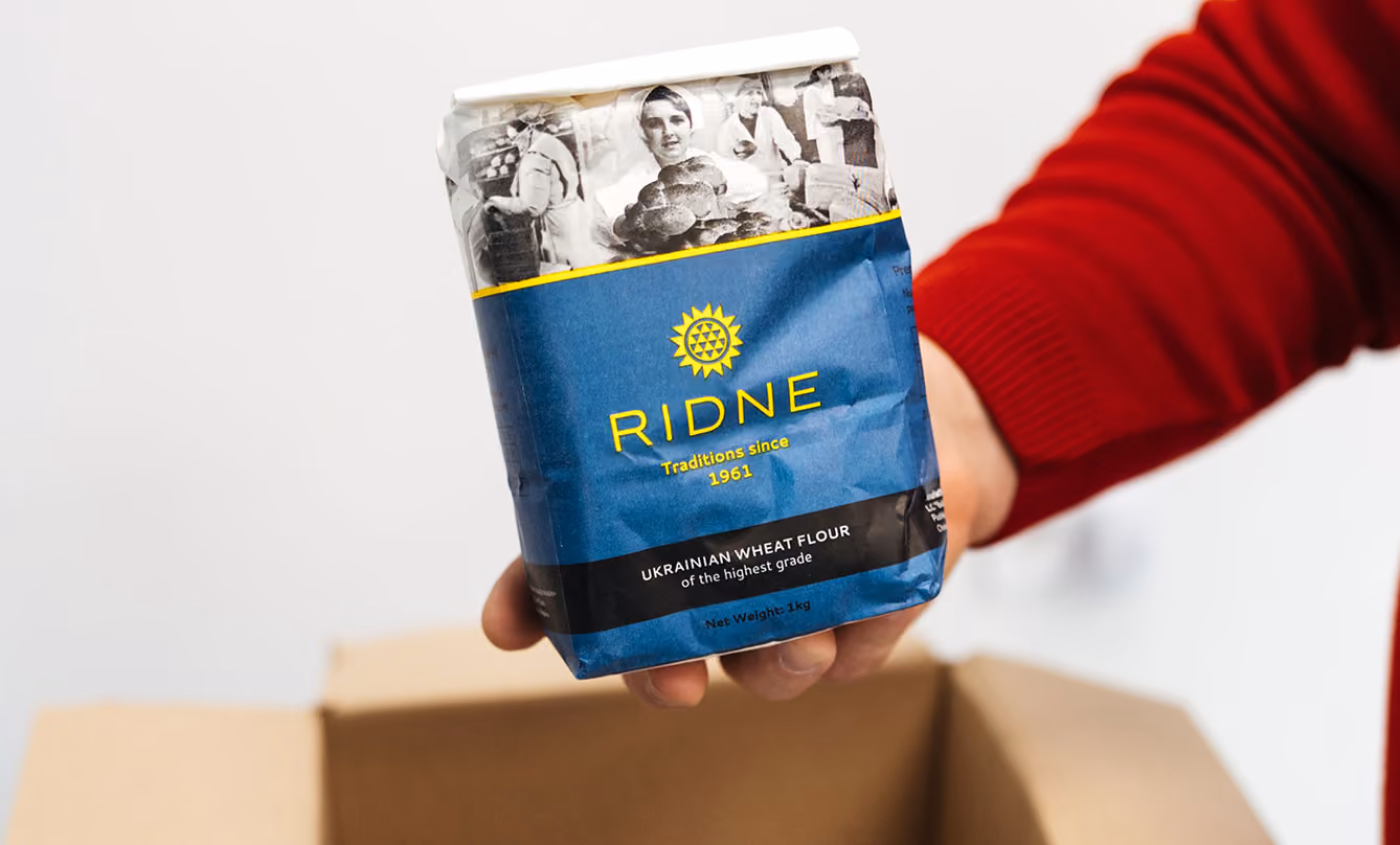 RIDNE flour package being placed into a food box