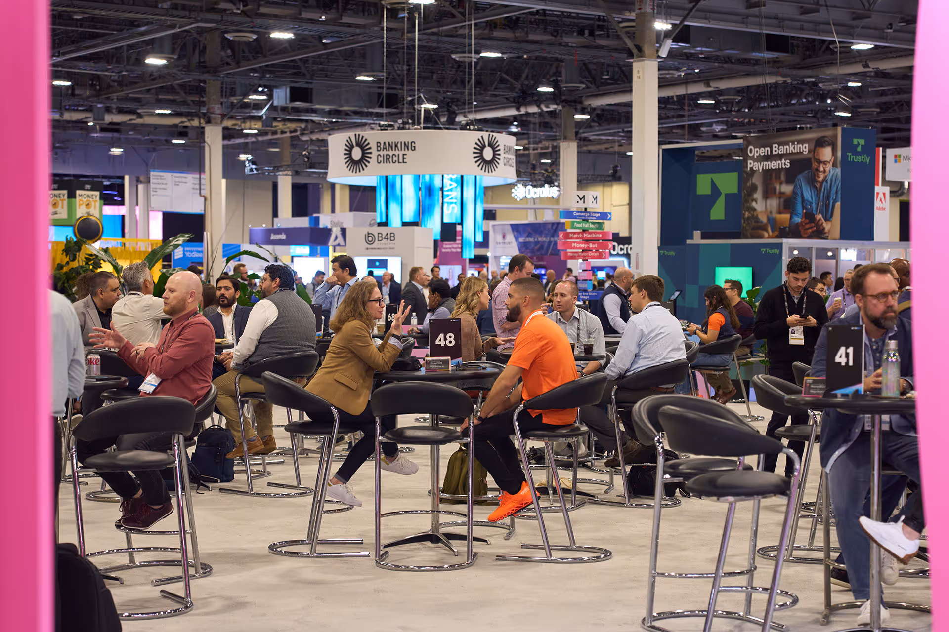 Pairs of people networking at Money20/20
