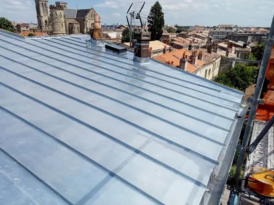 refection toiture tuile velux bordeaux