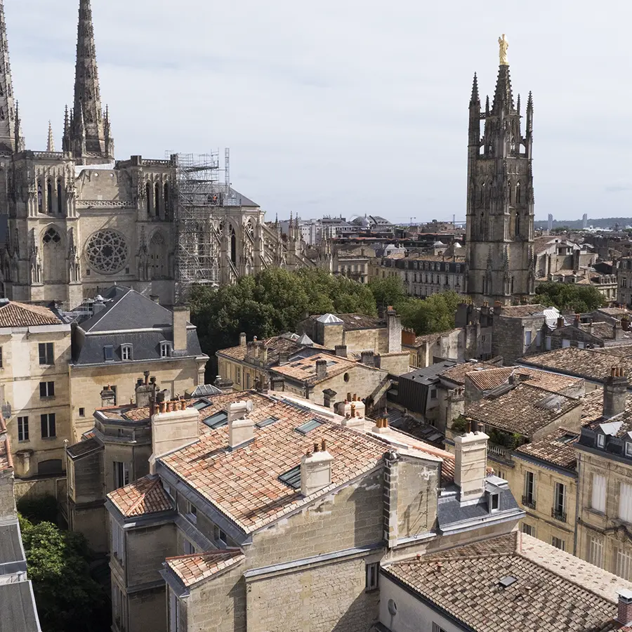 toiture ardoise brisis bordeaux centre ville vue drone
