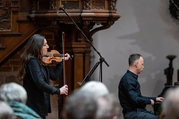 Künstler auf der Bühne beim Provinlärm Festival