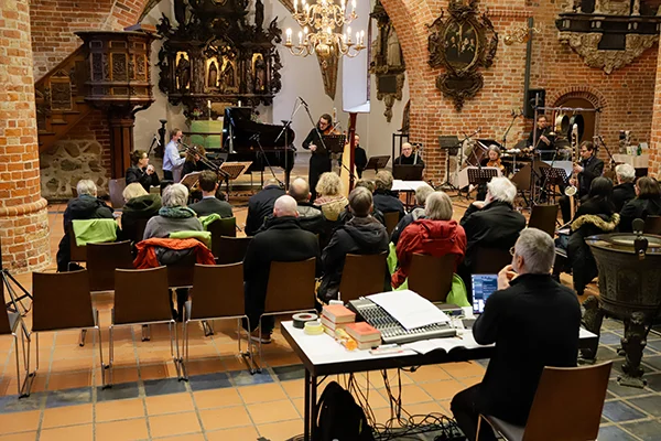 Künstler auf der Bühne beim Provinlärm Festival