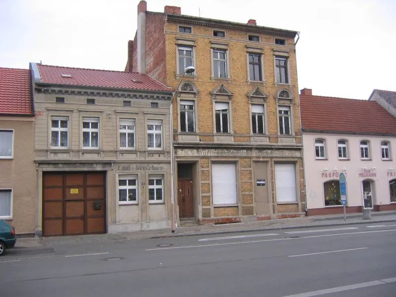Ehemaliges Mehrfamilienhaus in Stendal, Nähe Tangermünder Tor (Sanierungsobjekt) – Bild 1