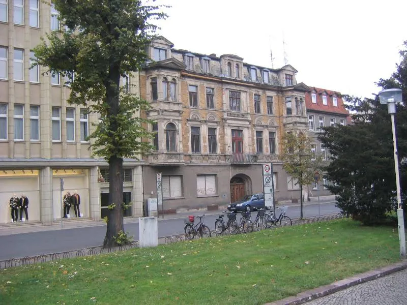 Sanierungsobjekt (ehem. "Allianz-Gebäude") in Top-Lage von Stendal – Bild 1